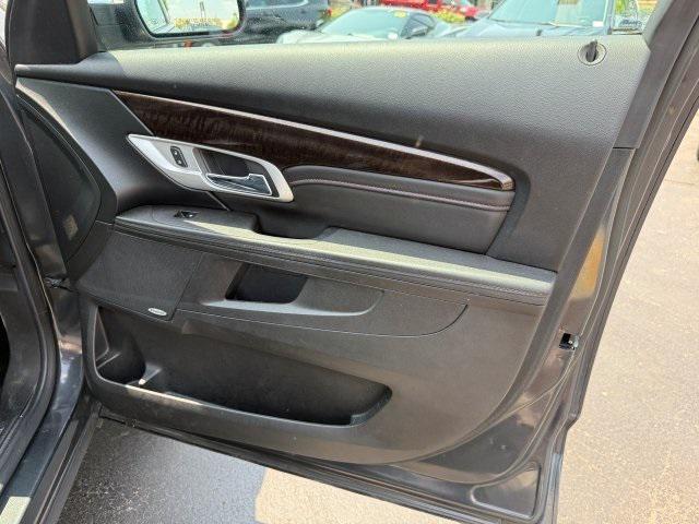 Photo of 2017 Graphite Gray Metallic GMC Terrain