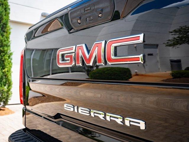 Photo of 2021 Onyx Black GMC Sierra 1500
