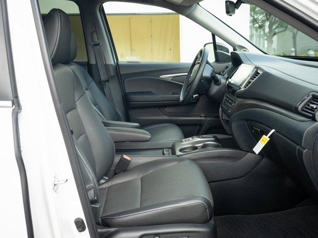 Photo of 2023 Platinum White Pearl Honda Ridgeline
