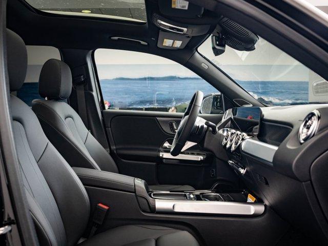 Photo of 2024 Night Black Mercedes-Benz GLB 250