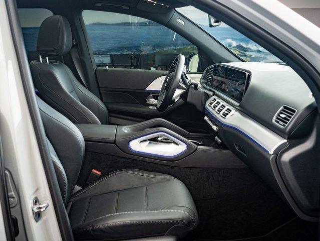 Photo of 2025 MANUFAKTUR Alpine Grey Mercedes-Benz GLE-Class