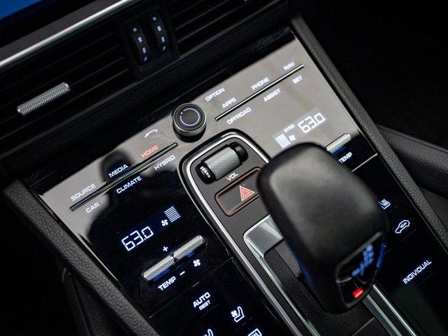 Photo of 2021 White Porsche Cayenne