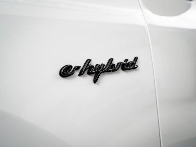 Photo of 2021 White Porsche Cayenne