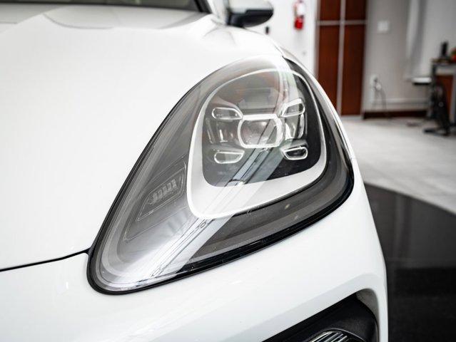 Photo of 2021 White Porsche Cayenne