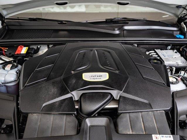 Photo of 2021 White Porsche Cayenne