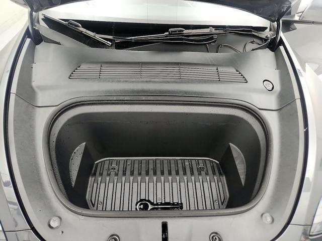 Photo of 2024 Gray Tesla Model Y