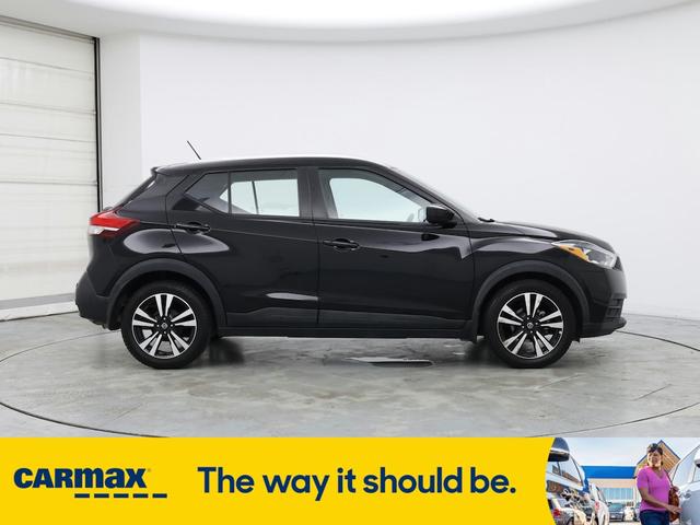 Photo of 2020 Black Nissan Kicks
