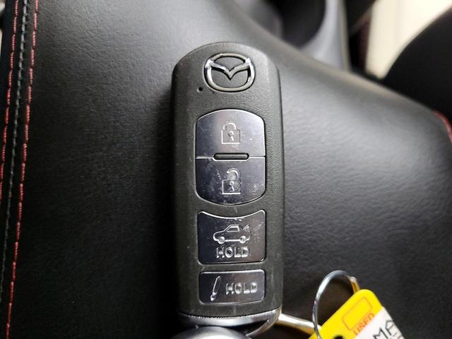 Photo of 2016 Red Mazda Mazda3
