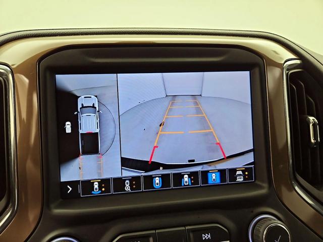 Photo of 2022 White Chevrolet Silverado 2500