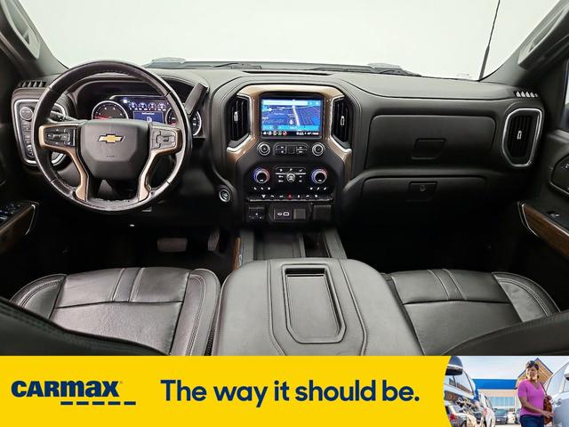 Photo of 2022 White Chevrolet Silverado 2500