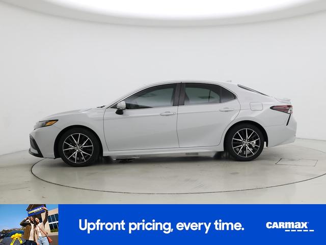 Photo of 2023 Gray Toyota Camry