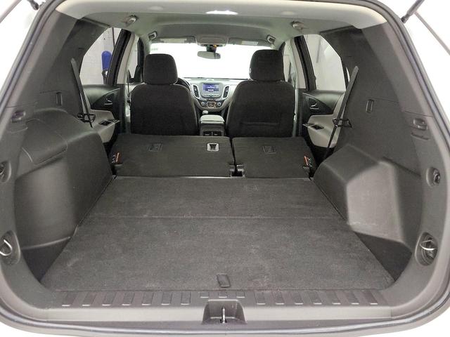 Photo of 2022 White Chevrolet Equinox