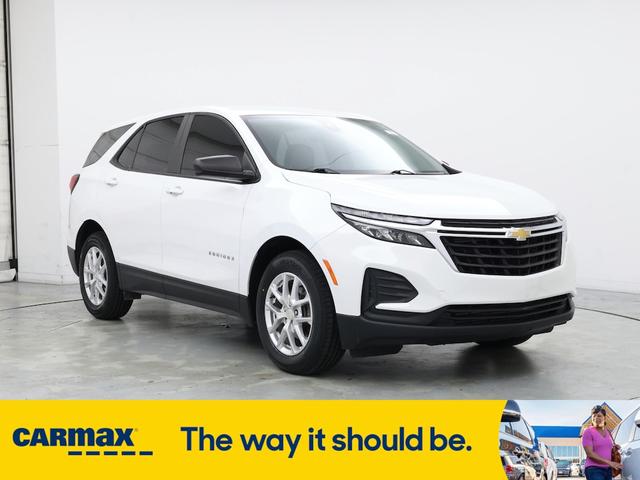 Photo of 2022 White Chevrolet Equinox