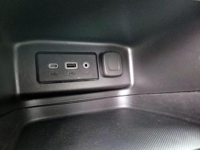 Photo of 2022 White Chevrolet Equinox