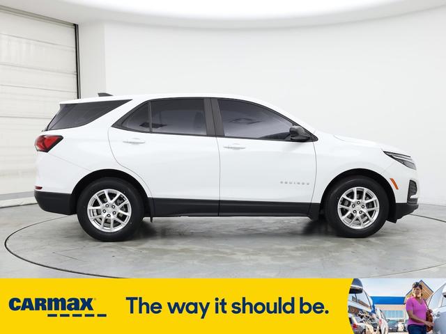 Photo of 2022 White Chevrolet Equinox