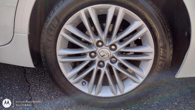 Photo of 2016 Eminent White Pearl Lexus ES 350