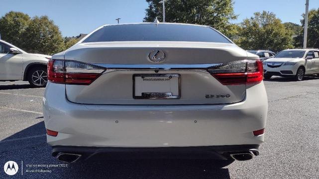 Photo of 2016 Eminent White Pearl Lexus ES 350