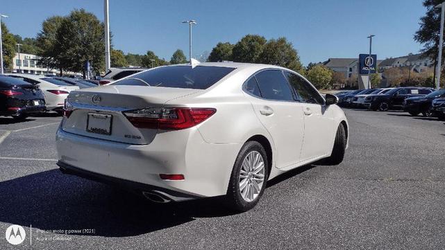 Photo of 2016 Eminent White Pearl Lexus ES 350