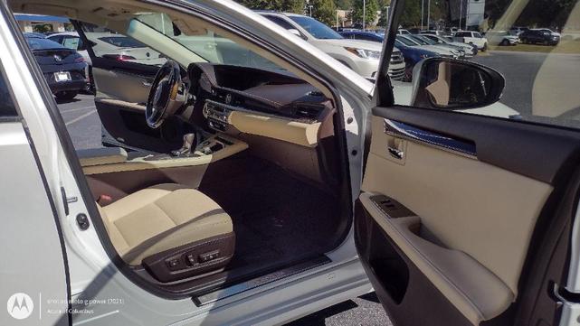 Photo of 2016 Eminent White Pearl Lexus ES 350