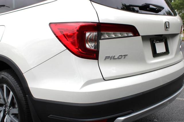 Photo of 2019 White Diamond Pearl Honda Pilot