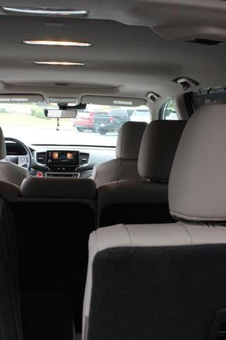 Photo of 2019 White Diamond Pearl Honda Pilot