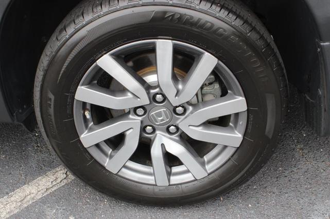 Photo of 2019 White Diamond Pearl Honda Pilot