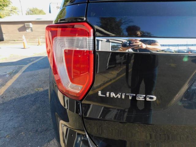 Photo of 2016 Shadow Black Ford Explorer