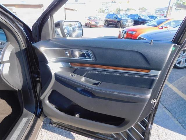 Photo of 2016 Shadow Black Ford Explorer