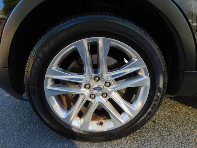 Photo of 2016 Shadow Black Ford Explorer