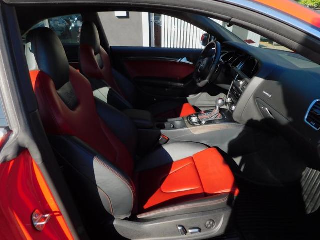 Photo of 2014 Misano Red Pearl Effect Audi S5