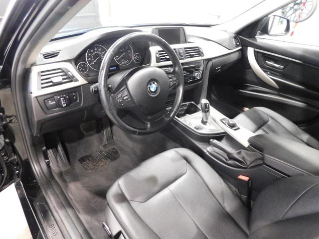 Photo of 2016 Jet Black BMW 320