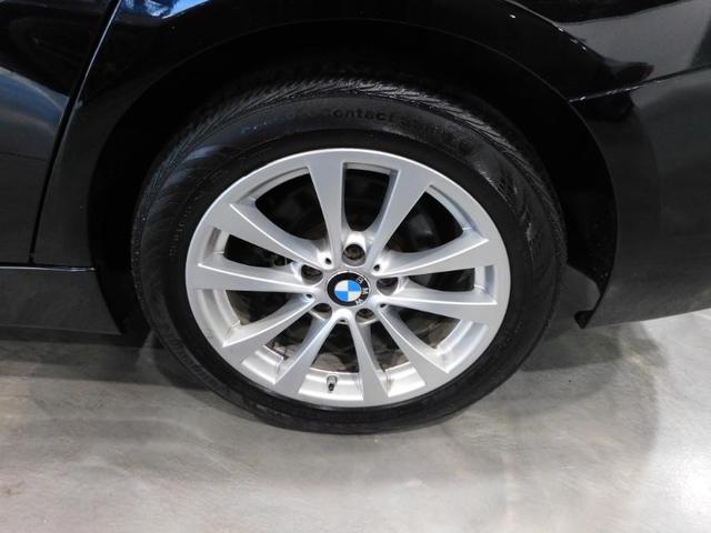Photo of 2016 Jet Black BMW 320
