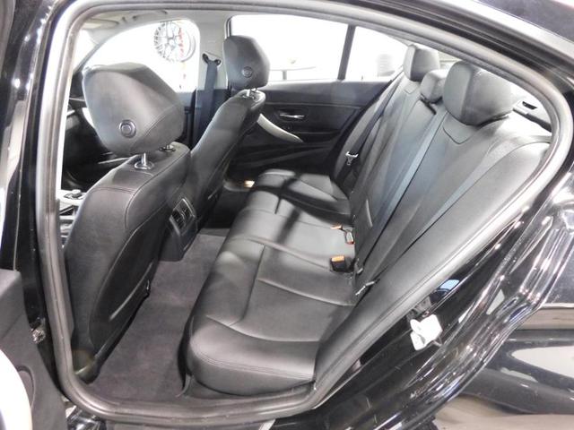 Photo of 2016 Jet Black BMW 320