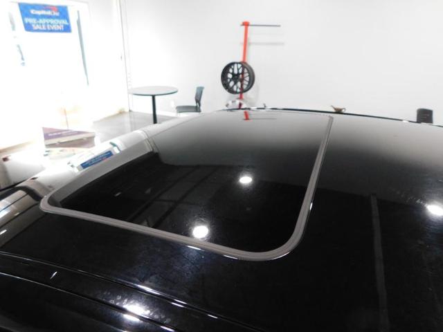 Photo of 2016 Jet Black BMW 320
