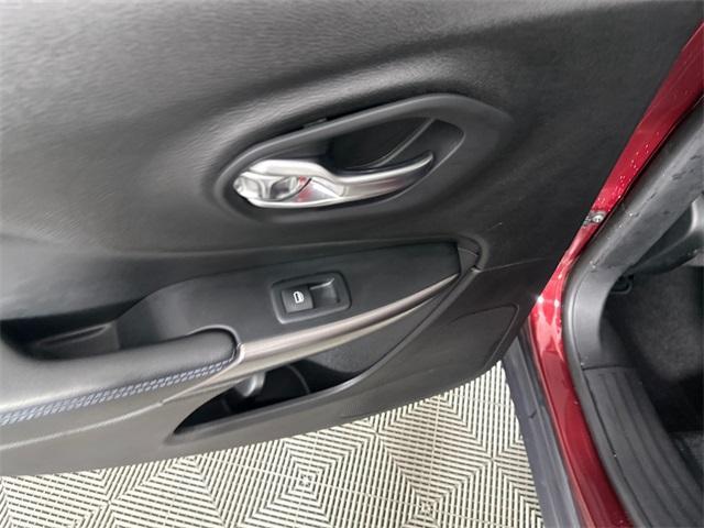 Photo of 2019 Velvet Red Pearlcoat Jeep Cherokee