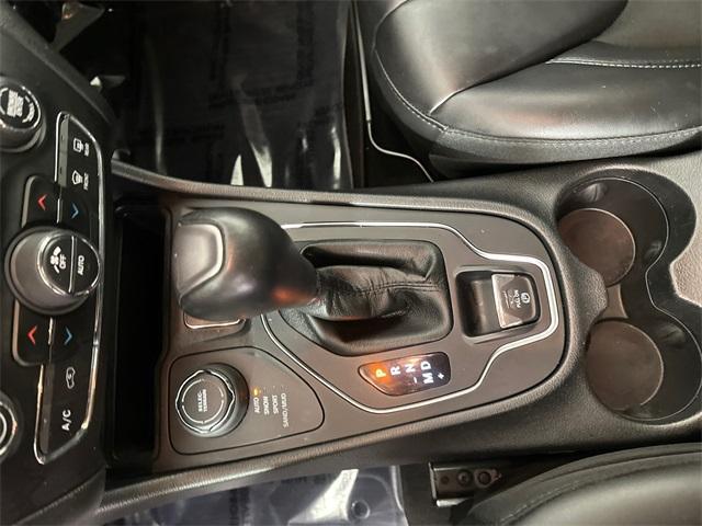 Photo of 2019 Velvet Red Pearlcoat Jeep Cherokee