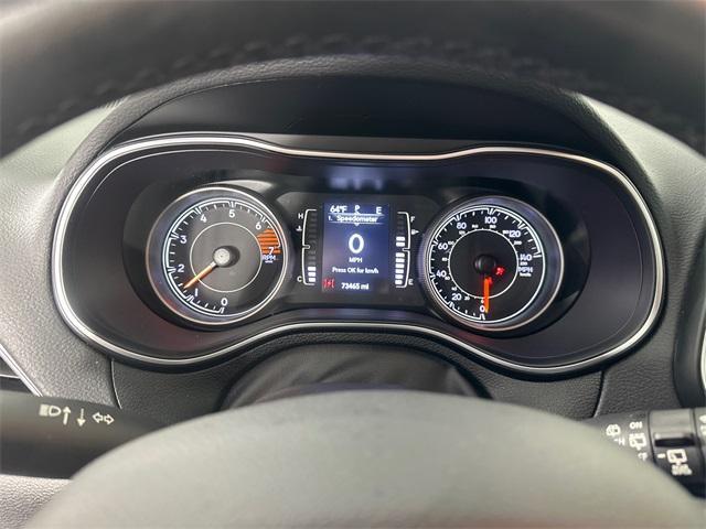 Photo of 2019 Velvet Red Pearlcoat Jeep Cherokee