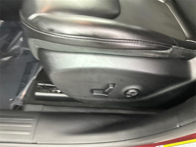 Photo of 2019 Velvet Red Pearlcoat Jeep Cherokee