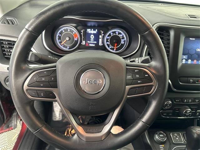 Photo of 2019 Velvet Red Pearlcoat Jeep Cherokee