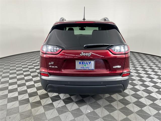 Photo of 2019 Velvet Red Pearlcoat Jeep Cherokee