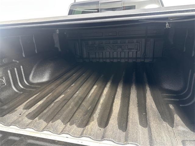 Photo of 2022 Summit White GMC Canyon