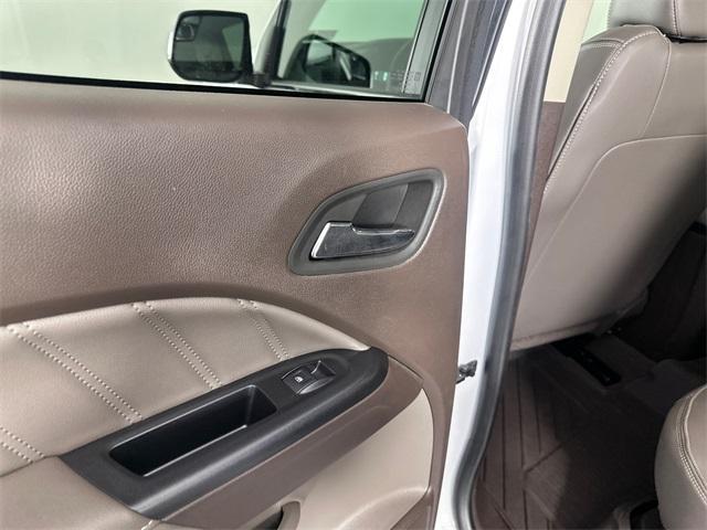 Photo of 2022 Summit White GMC Canyon