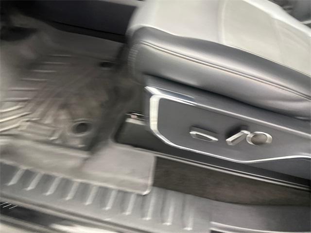 Photo of 2023 Black Metallic Ford F-150 Lightning
