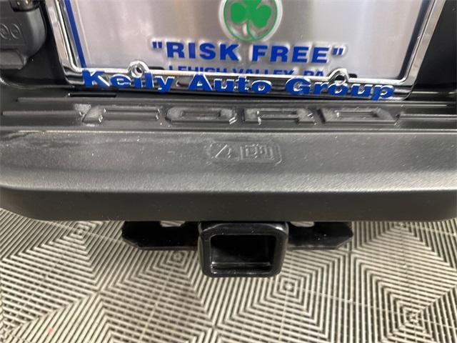 Photo of 2023 Black Metallic Ford F-150 Lightning