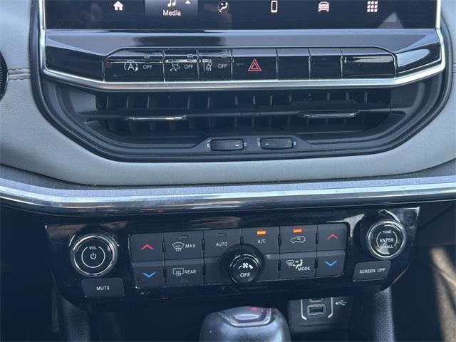 Photo of 2022 Diamond Black Jeep Compass