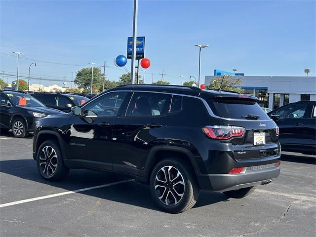 Photo of 2022 Diamond Black Jeep Compass