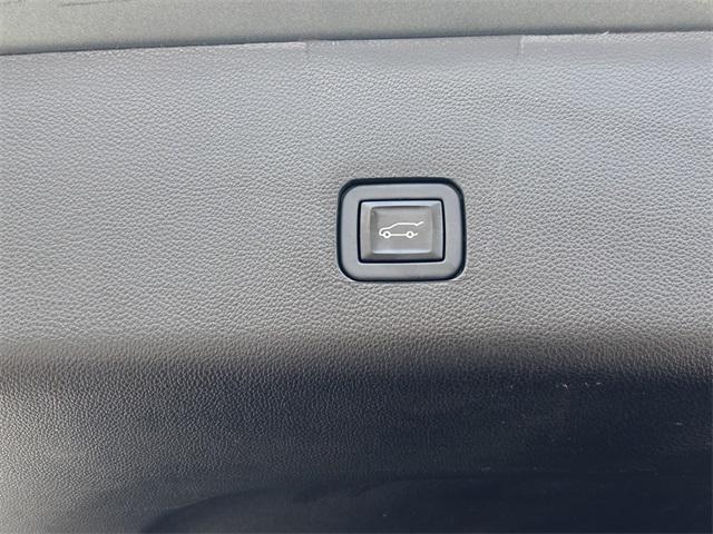 Photo of 2023 Silver Sage Metallic Chevrolet Traverse