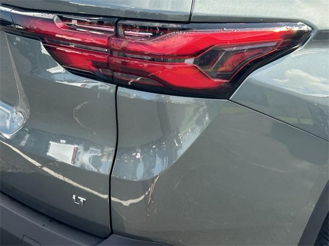 Photo of 2023 Silver Sage Metallic Chevrolet Traverse