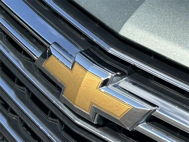 Photo of 2023 Silver Sage Metallic Chevrolet Traverse