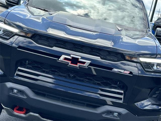 Photo of 2025 Black Chevrolet Colorado